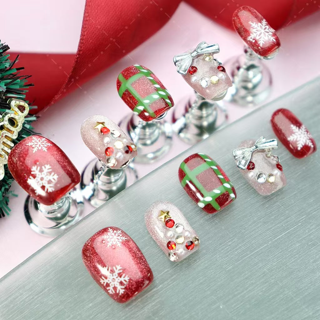 ultra-short Christmas Wonderland press-on nail