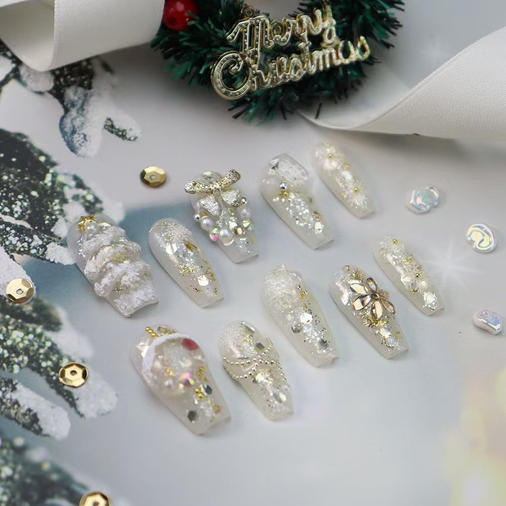 Diamond Snowflakes And Pearl Wreaths